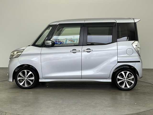 日産 デイズ ルークス ハイウェイスターX Gパッケージ 兵庫県 2015(平27)年 3.5万km クールシルバー ・純正ナビ&Bluetoothオーディオ&CD&DVD&TV/・ETC/・前方ドライブレコーダー/・全方位カメラ/・両側パワースライドドア/・横滑り防止装置/・盗難防止装置/・衝突被害軽減システム/・LEDオートライト/・純正15インチアルミホイール/・社外フロアマット/・Wエアバッグ/・AAC/・スマートキー/・ドアバイザー/・フォグランプ/・防眩ミラー