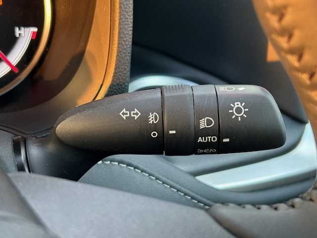 トヨタ ノア S－Z 大阪府 2023(令5)年 1.4万km ホワイトパールクリスタルシャイン １０．５インチナビ　/フルセグ　/バックカメラ　/Ｂｌｕｅｔｏｏｔｈ　/フリップダウンモニター　/快適利便パッケージ　/三眼ＬＥＤヘッドライト　/ＤＶＤデッキ　/ビルトイン２．０ＥＴＣ　/両側パワースライド/パワーバックドア/シートヒーター（1列2列目席）/ステアリングヒーター　