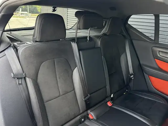 ボルボ ＸＣ４０ T5 AWD Rデザイン 茨城県 2018(平30)年 7.3万km クリスタルホワイトP ワンオ-ナ- /インテリセ-フ /ACC /360°C /半革 /シートヒーター /パワーシート /パワーテールゲート /自動駐車 /純正ナビ /TV /CarPlay/AndroidAuo/BT/USB /LEDヘッドライト /オートハイビーム /純正19インチAW /ETC2.0 /ルーフレール /禁煙車
