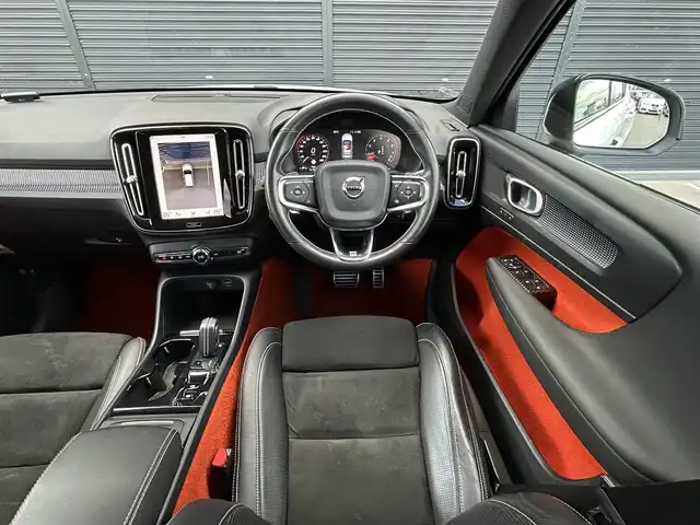 ボルボ ＸＣ４０ T5 AWD Rデザイン 茨城県 2018(平30)年 7.3万km クリスタルホワイトP ワンオ-ナ- /インテリセ-フ /ACC /360°C /半革 /シートヒーター /パワーシート /パワーテールゲート /自動駐車 /純正ナビ /TV /CarPlay/AndroidAuo/BT/USB /LEDヘッドライト /オートハイビーム /純正19インチAW /ETC2.0 /ルーフレール /禁煙車