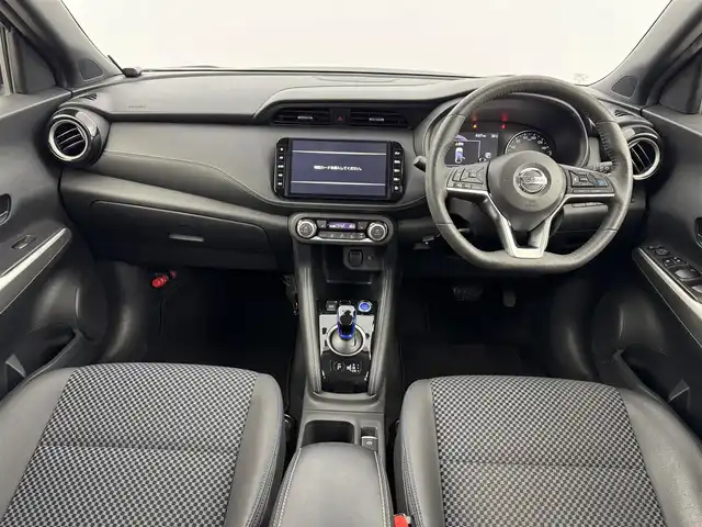 日産 キックス X 熊本県 2021(令3)年 4万km ピュアブラック 純正９型ナビ　/アラウンドビューモニター　/ＥＴＣ　/前後ドラレコ　/インテリジェントルームミラー　/プロパイロット　/コーナーセンサー/エマージェンシーブレーキ　/レーンキープ　/シートヒーター　/ステアリングヒーター　/ＬＥＤヘッドライト　/純正１７インチアルミホイール