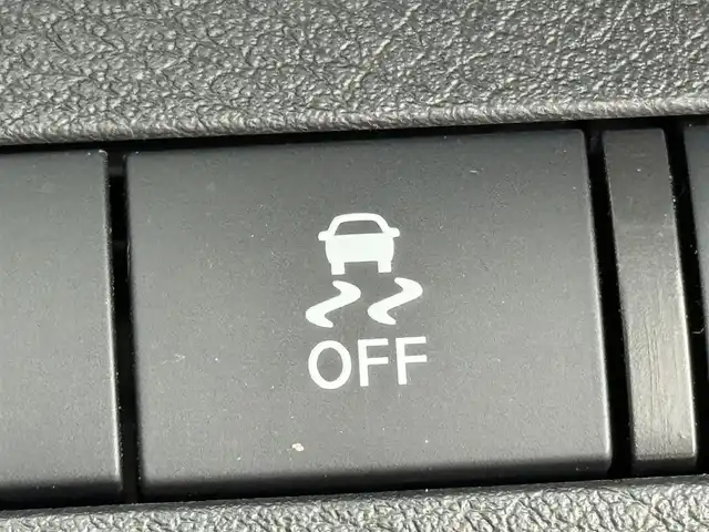 日産 キックス X 熊本県 2021(令3)年 4万km ピュアブラック 純正９型ナビ　/アラウンドビューモニター　/ＥＴＣ　/前後ドラレコ　/インテリジェントルームミラー　/プロパイロット　/コーナーセンサー/エマージェンシーブレーキ　/レーンキープ　/シートヒーター　/ステアリングヒーター　/ＬＥＤヘッドライト　/純正１７インチアルミホイール