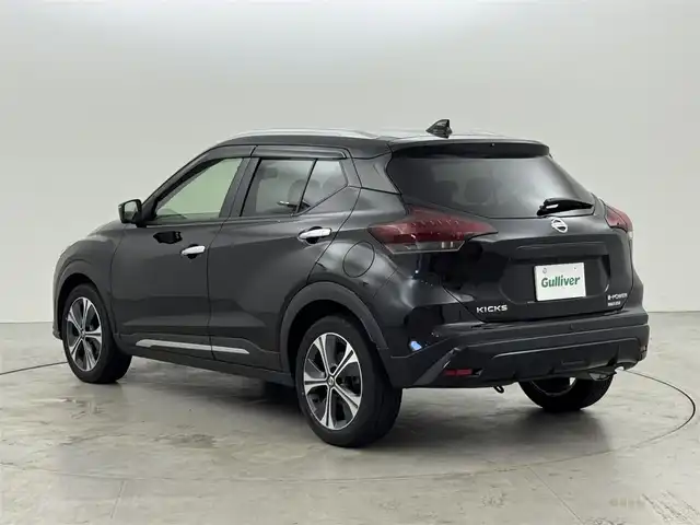 日産 キックス X 熊本県 2021(令3)年 4万km ピュアブラック 純正９型ナビ　/アラウンドビューモニター　/ＥＴＣ　/前後ドラレコ　/インテリジェントルームミラー　/プロパイロット　/コーナーセンサー/エマージェンシーブレーキ　/レーンキープ　/シートヒーター　/ステアリングヒーター　/ＬＥＤヘッドライト　/純正１７インチアルミホイール
