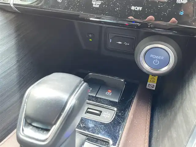 トヨタ ハリアー ハイブリッド Z レザーパッケージ 愛知県 2020(令2)年 7.5万km プレシャスブラックパール ワンオーナー/4WD/純正メーカーナビ(AM/FM/BT/USB/フルセグTV)/トヨタセーフティセンス/　・プリクラッシュセーフティー/　・ブラインドスポットモニター/　・クリアランスソナー/　・リアクロストラフィックアラート/　・レーントレーシングアシスト/　・パーキングサポートブレーキ/　・ロードサインアシスト/レザーシート/パノラミックビューモニタ/デジタルインナーミラー（ドラレコ付）/ヘッドアップディスプレイ/メモリー機能付きパワーシート/シートヒーター（D/N席）/シートベンチレーション（D/N席）/ハンドルヒーター/電動パーキングブレーキ/ブレーキホールド/ドライブモード切替/純正19インチアルミホイール/ビルドインETC2.0/スマートキー/スペアキー×1/取説/保証書