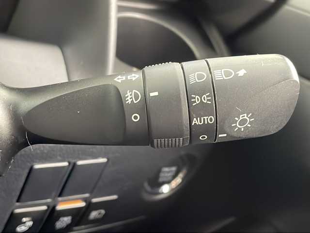 トヨタ ヴェルファイア ZA Gエディション 岐阜県 2016(平28)年 9.3万km ホワイトパールクリスタルシャイン 純正9インチナビ/　(AM/FM/CD/DVD/Bluetooth/フルセグTV)/バックカメラ/衝突軽減ブレーキ/レーンキープアシスト/コーナーセンサー/レーダークルーズコントロール/オートハイビーム/両側パワースライドドア/パワーバックドア/レザーシート/パワーシート/シートヒーター/メモリシート/オットマン/ステアリングヒーター/ウッドコンビステアリング/ドライブレコーダー/ビルトインETC/純正アルミホイール/社外フロアマット