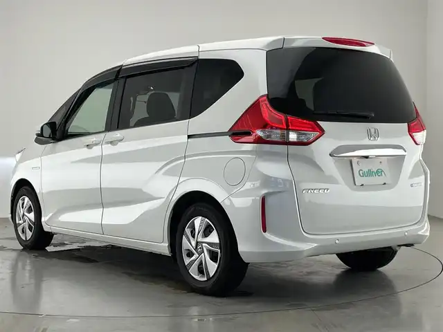 ホンダ フリード ハイブリット G ホンダセンシング 愛知県 2022(令4)年 3.7万km プラチナホワイトパール 純正ナビ　両側パワスラ　禁煙車　フルセグＴＶ　ＤＶＤ再生　ＥＴＣ　追従クルコン　ドラレコ　コーナーセンサー　車線逸脱　衝突軽減　バックカメラ　ＵＳＢ　ＬＥＤオートライト　シートヒーター　スマートキー　プッシュスタート　Cパッケージ