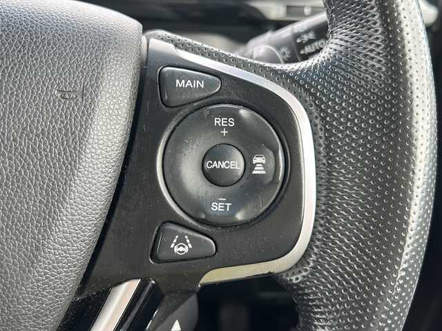 ホンダ ステップワゴン モデューロX 岐阜県 2017(平29)年 10.8万km プレミアムスパークルブラックパール 登録時走行距離107154km/純正１０型ナビ/純正後席モニター/フルセグテレビ/バックカメラ/Blue tooth・CD・DVD・iPod・SDミュージックサーバー/ETC/両側パワースライドドア/衝突被害軽減システム/ドライブレコーダー前方/レーンキープアシスト/レーダークルーズコントロール/プッシュスタート/スマートキー/ハーフレザーシート/オートライト