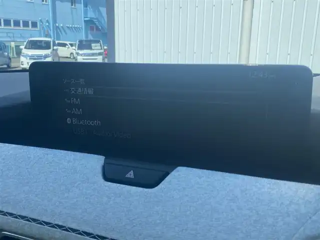 マツダ ＣＸ－６０ XD HV プレミアムモダン 熊本県 2022(令4)年 6.6万km ロジウムホワイトプレミアムメタリック 純正SDナビ/・AM/FM/USB/BT/HDMI/・アップルカープレイ/アンドロイドオート/・フルセグTV/全周囲カメラ/衝突軽減ブレーキ/オートハイビーム/車線逸脱防止装置/誤発進抑制機能/レーダークルーズコントロール/標識認識機能/ブラインドスポットモニター/ヘッドアップディスプレイ/置くだけ充電/前席パワーシート/D席メモリ付き/全席シートヒーター（前のみクーラー付き）/パワーバックドア/革巻きステアリング/パドルシフト/ステアリングヒーター/ETC/LEDヘッドライト/前後ドライブレコーダー/電動格納ミラー/・ウインカーミラー/純正フロアマット/純正アルミホイール/スペアキー