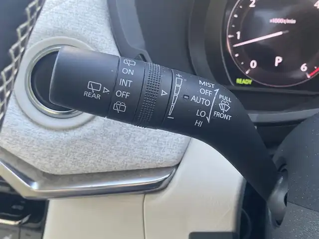 マツダ ＣＸ－６０ XD HV プレミアムモダン 熊本県 2022(令4)年 6.6万km ロジウムホワイトプレミアムメタリック 純正SDナビ/・AM/FM/USB/BT/HDMI/・アップルカープレイ/アンドロイドオート/・フルセグTV/全周囲カメラ/衝突軽減ブレーキ/オートハイビーム/車線逸脱防止装置/誤発進抑制機能/レーダークルーズコントロール/標識認識機能/ブラインドスポットモニター/ヘッドアップディスプレイ/置くだけ充電/前席パワーシート/D席メモリ付き/全席シートヒーター（前のみクーラー付き）/パワーバックドア/革巻きステアリング/パドルシフト/ステアリングヒーター/ETC/LEDヘッドライト/前後ドライブレコーダー/電動格納ミラー/・ウインカーミラー/純正フロアマット/純正アルミホイール/スペアキー