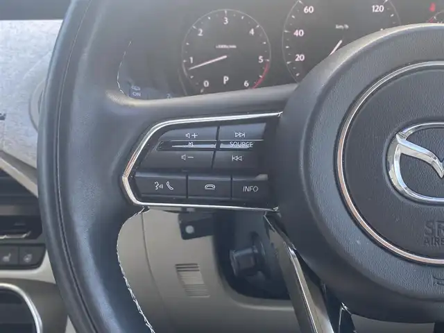 マツダ ＣＸ－６０ XD HV プレミアムモダン 熊本県 2022(令4)年 6.6万km ロジウムホワイトプレミアムメタリック 純正SDナビ/・AM/FM/USB/BT/HDMI/・アップルカープレイ/アンドロイドオート/・フルセグTV/全周囲カメラ/衝突軽減ブレーキ/オートハイビーム/車線逸脱防止装置/誤発進抑制機能/レーダークルーズコントロール/標識認識機能/ブラインドスポットモニター/ヘッドアップディスプレイ/置くだけ充電/前席パワーシート/D席メモリ付き/全席シートヒーター（前のみクーラー付き）/パワーバックドア/革巻きステアリング/パドルシフト/ステアリングヒーター/ETC/LEDヘッドライト/前後ドライブレコーダー/電動格納ミラー/・ウインカーミラー/純正フロアマット/純正アルミホイール/スペアキー