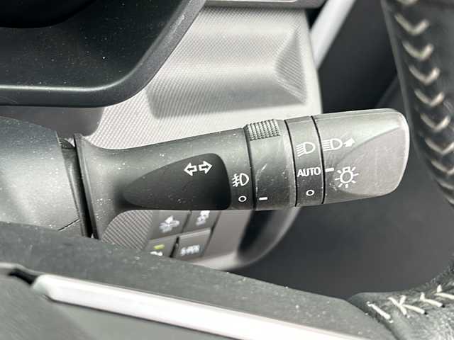 トヨタ ライズ Z 愛知県 2021(令3)年 1.2万km ブラックマイカメタリック/シャイニングホワイトパール ワンオーナー/禁煙車/純正メモリナビ/　AM/FM/BT/DISC/USB/フルセグTV/バック/全周囲カメラ/前席シートヒーター/クルーズコントロール/ビルトインETC/レーンキープアシスト/プリクラッシュセーフティ/前後コーナーセンサー/オートライト/LEDライト/フォグランプ/USB入力端子/横滑り防止装置/盗難防止装置/電子パーキング/純正17インチAW/純正フロアマット/純正ドアバイザー/W＋サイドエアバッグ/保証書/取説/スペアキー