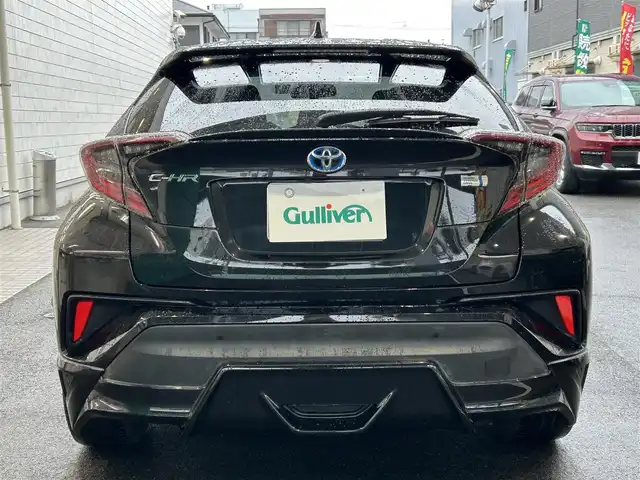 トヨタ Ｃ－ＨＲ G 愛知県 2017(平29)年 2.7万km ブラックマイカ TRD Aggressive Styleエアロ/・フロントスポイラー〈LED付〉/・サイドスカート/・リアアンダーエアロ/LEDヘッドライト〈MOP〉/・CHRロゴ入LEDヘッドライト/・シーケンシャルターンランプ/・LED式リアコンビネーションランプ/Carrozzeria製SDナビ〈AVIC-RW801〉/・DVD／Bluetooth／地デジTV/バックカメラ/ハーフレザーシート/前席シートヒーター/運転席オートリクライニング/TOYOTA SAFETY SENSE P/・プリクラッシュセーフティ/・レーンディパーチャーアラート/・オートマチックハイビーム/・レーダークルーズコントロール/ブラインドスポットモニター/クリアランスソナー/純正18インチAW/〈応急用スペアタイヤ有〉/スマートキー＆プッシュスタート