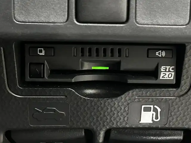 トヨタ ルーミー カスタムG－T 滋賀県 2023(令5)年 1.2万km パールホワイトⅢ 純正メモリナビ/【Bluetooth/CD/DVD/USB/フルセグ 】/両側パワースライドドア/全方位カメラ/前後ソナー/追従クルーズコントロール/オートハイビーム/オートホールド/純正15アルミ/純正ETC/純正LEDヘッドライト