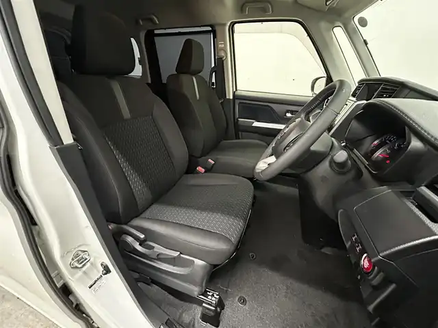 トヨタ ルーミー カスタムG－T 滋賀県 2023(令5)年 1.2万km パールホワイトⅢ 純正メモリナビ/【Bluetooth/CD/DVD/USB/フルセグ 】/両側パワースライドドア/全方位カメラ/前後ソナー/追従クルーズコントロール/オートハイビーム/オートホールド/純正15アルミ/純正ETC/純正LEDヘッドライト