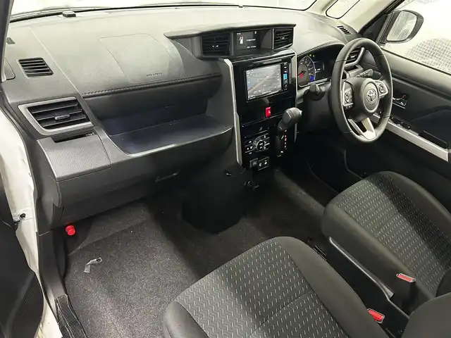 トヨタ ルーミー カスタムG－T 滋賀県 2023(令5)年 1.2万km パールホワイトⅢ 純正メモリナビ/【Bluetooth/CD/DVD/USB/フルセグ 】/両側パワースライドドア/全方位カメラ/前後ソナー/追従クルーズコントロール/オートハイビーム/オートホールド/純正15アルミ/純正ETC/純正LEDヘッドライト