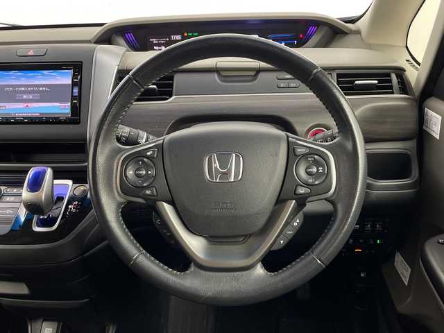 ホンダ フリード ハイブリット G ホンダセンシング 鹿児島県 2017(平29)年 11.2万km コバルトブルーパール 純正SDナビ/(BT/AM/FM/CD/DVD/フルセグTV)/ワンオーナー/ホンダセンシング/先行車発進お知らせ機能/誤発進抑制機能/標識認識機能/レーダークルーズコントロール/レーンキープアシスト/両側パワースライドドア/バックカメラ/ハーフレザーシート/衝突軽減ブレーキ/アイドリングストップ/ウォークスルー/純正LEDヘッドライト/純正フロアマット/3列シート/保証書/取扱説明書