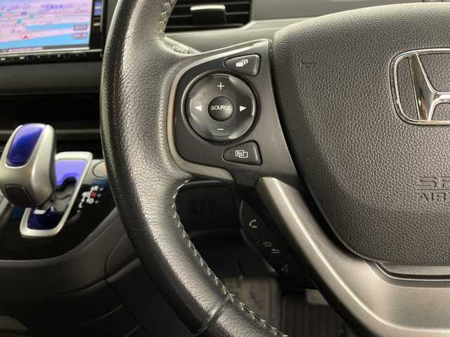 ホンダ フリード ハイブリット G ホンダセンシング 鹿児島県 2017(平29)年 11.2万km コバルトブルーパール 純正SDナビ/(BT/AM/FM/CD/DVD/フルセグTV)/ワンオーナー/ホンダセンシング/先行車発進お知らせ機能/誤発進抑制機能/標識認識機能/レーダークルーズコントロール/レーンキープアシスト/両側パワースライドドア/バックカメラ/ハーフレザーシート/衝突軽減ブレーキ/アイドリングストップ/ウォークスルー/純正LEDヘッドライト/純正フロアマット/3列シート/保証書/取扱説明書