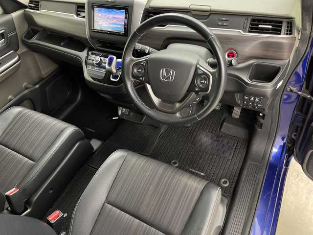 ホンダ フリード ハイブリット G ホンダセンシング 鹿児島県 2017(平29)年 11.2万km コバルトブルーパール 純正SDナビ/(BT/AM/FM/CD/DVD/フルセグTV)/ワンオーナー/ホンダセンシング/先行車発進お知らせ機能/誤発進抑制機能/標識認識機能/レーダークルーズコントロール/レーンキープアシスト/両側パワースライドドア/バックカメラ/ハーフレザーシート/衝突軽減ブレーキ/アイドリングストップ/ウォークスルー/純正LEDヘッドライト/純正フロアマット/3列シート/保証書/取扱説明書