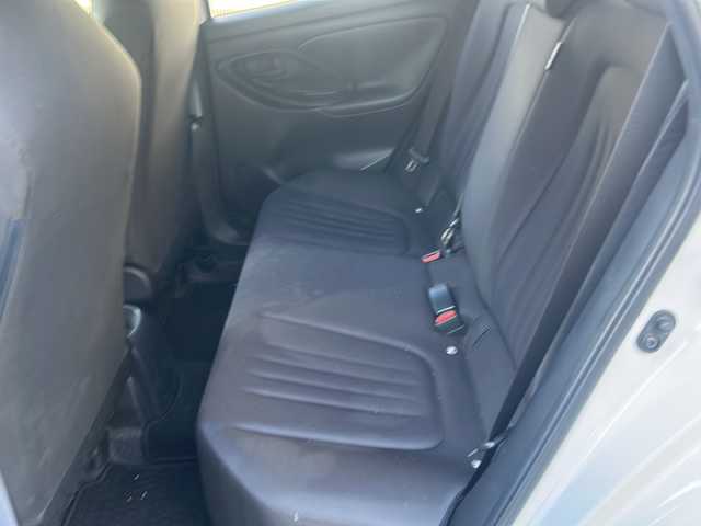 トヨタ ヤリス G 宮崎県 2021(令3)年 4.7万km ホワイトパールクリスタルシャイン 純正ナビ Bluetooth バックカメラ USB入力端子 ETC 前方のみドライブレコーダー 前後コーナーセンサー パワーステアリング パワーウィンドウ LEDライト 衝突軽減システム オートライト レーダークルーズコントロール