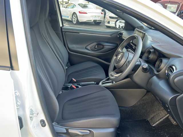 トヨタ ヤリス G 宮崎県 2021(令3)年 4.7万km ホワイトパールクリスタルシャイン 純正ナビ Bluetooth バックカメラ USB入力端子 ETC 前方のみドライブレコーダー 前後コーナーセンサー パワーステアリング パワーウィンドウ LEDライト 衝突軽減システム オートライト レーダークルーズコントロール