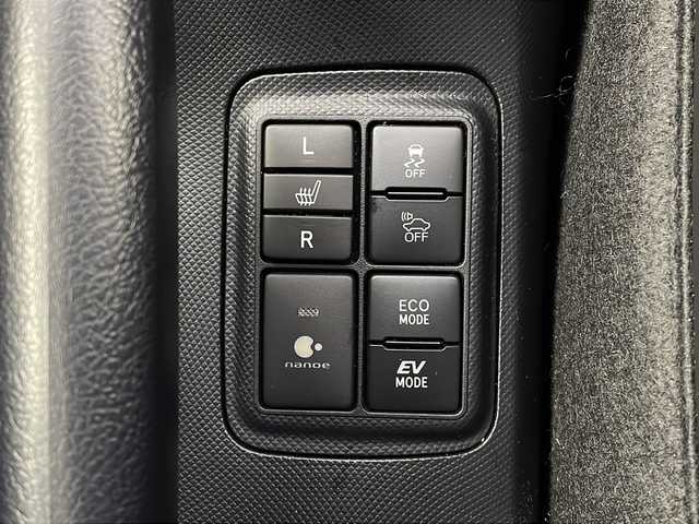 トヨタ アクア G ソフトレザーセレクション 栃木県 2017(平29)年 1.5万km クリアエメラルドパールクリスタルシャイン 純正ナビ/（AM/FM/TV/BT）/トヨタセーフティセンス/・プリクラッシュセーフティ/・レーントレーシングアシスト/・レーンディパーチャーアラート/・ロードサインアシスト/・レーダークルーズコントロール/・オートマチックハイビーム/・先行車発進アラーム/・プロアクティブドライビングアシスト/・レーンチェンジアシスト/・緊急時操舵支援機能/ETC2.0/ドライブレコーダー/バックカメラ/ＬＥＤヘッドライト/シートヒーター/電動格納ミラー