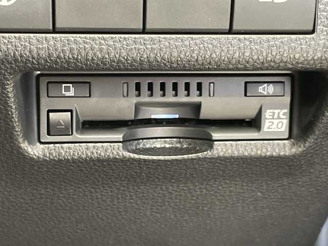 トヨタ ＲＡＶ４ アドベンチャー オフロードPKG 千葉県 2022(令4)年 2.4万km アティチュードブラックマイカ Tコネクトナビ/　Bluetooth/Apple car play/Android Auto/トヨタセーフティセンス/レーダークルーズコントロール/レーンキープアシスト/衝突軽減ブレーキ/クリアランスソナー/ブラインドスポットモニター/先行車発進警報/ロードサインアシスト/ダウンヒルアシスト/電動パーキング/オートホールド/オートハイビーム/合皮レザーシート/シートヒーター/エアーシート（前席）/パワーシート/メモリーシート（運転席）/ステアリングヒーター/ルーフレール/前後ドラレコ/ビルトインETC2.0/LEDライト/フォグランプ/フロアマット/ドアバイザー