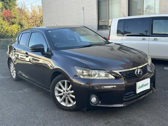 レクサス ＣＴ 200h バージョンC 静岡県 2011(平23)年 12.7万km ファイアーアゲートマイカメタリック ワンオーナー/純正ナビ/フルセグTV/DVD/CD/バックカメラ/前席シートヒーター/クルーズコントロール/ビルトインETC/オートライト/パドルシフト/ステアリングスイッチ/スマートキー×2/保証書/取扱説明書/ナビ取扱説明書