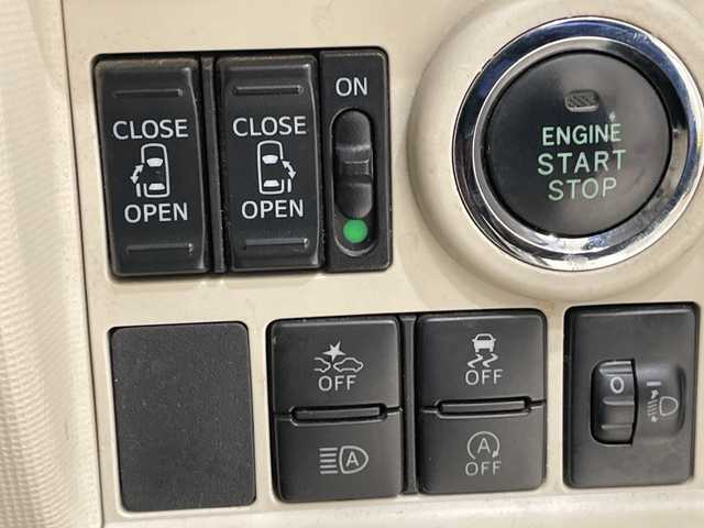 ダイハツ ムーヴ キャンバス X メイクアップ リミテッド SAⅢ 埼玉県 2019(平31)年 4.1万km パールホワイトⅢ/ナチュラルベージュマイカメタリック 2トーン スマートアシスト3/純正ナビ/　　CD/DVD/BT/フルセグTV/パノラマモニター/両側パワースライドドア/オートライト/オートハイビーム/アイドリングストップ/ステアリングスイッチ/プッシュスタート/ETC/禁煙車