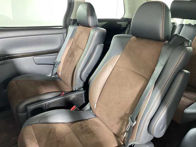 トヨタ アルファード 240S タイプゴールドⅡ 福岡県 2014(平26)年 3.3万km ホワイトパールクリスタルシャイン ALPINEメモリーナビゲーション/フルセグテレビ/バックカメラ/ALPINE11型フリップダウンモニター/サンルーフ/両側パワースライドドア/ハーフレザーシート/オートライト/HIDヘッドライト/クルーズコントロール/スマートキー/プッシュスタートエンジン/ETC/純正18インチアルミホイール