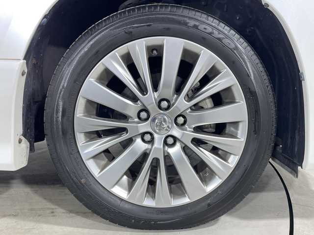 トヨタ アルファード 240S タイプゴールドⅡ 福岡県 2014(平26)年 3.3万km ホワイトパールクリスタルシャイン ALPINEメモリーナビゲーション/フルセグテレビ/バックカメラ/ALPINE11型フリップダウンモニター/サンルーフ/両側パワースライドドア/ハーフレザーシート/オートライト/HIDヘッドライト/クルーズコントロール/スマートキー/プッシュスタートエンジン/ETC/純正18インチアルミホイール