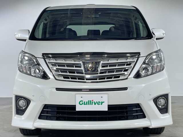 トヨタ アルファード 240S タイプゴールドⅡ 福岡県 2014(平26)年 3.3万km ホワイトパールクリスタルシャイン ALPINEメモリーナビゲーション/フルセグテレビ/バックカメラ/ALPINE11型フリップダウンモニター/サンルーフ/両側パワースライドドア/ハーフレザーシート/オートライト/HIDヘッドライト/クルーズコントロール/スマートキー/プッシュスタートエンジン/ETC/純正18インチアルミホイール