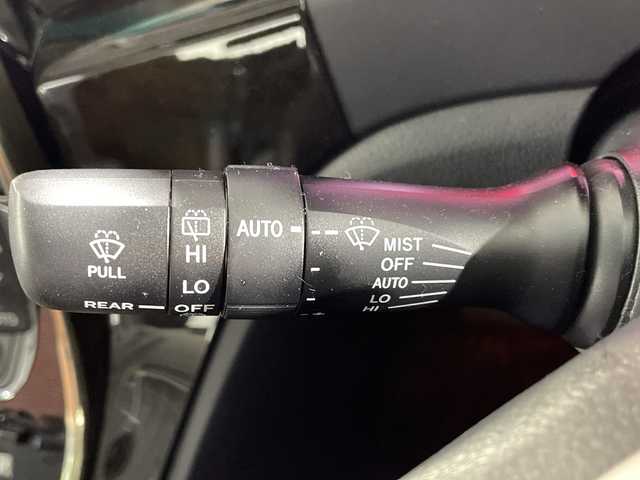 トヨタ アルファード 240S タイプゴールドⅡ 福岡県 2014(平26)年 3.3万km ホワイトパールクリスタルシャイン ALPINEメモリーナビゲーション/フルセグテレビ/バックカメラ/ALPINE11型フリップダウンモニター/サンルーフ/両側パワースライドドア/ハーフレザーシート/オートライト/HIDヘッドライト/クルーズコントロール/スマートキー/プッシュスタートエンジン/ETC/純正18インチアルミホイール