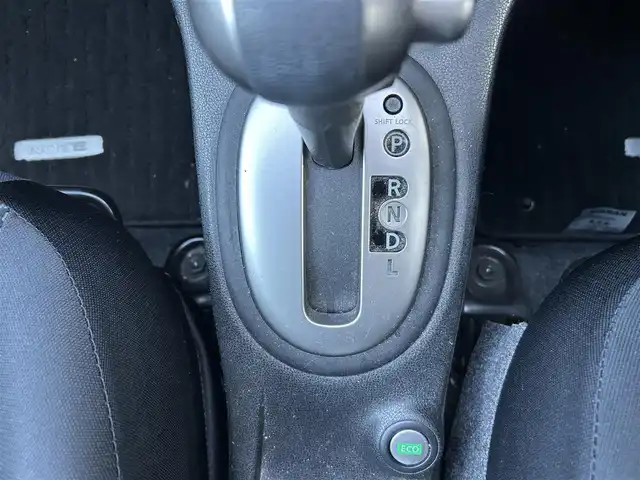 日産 ノート X DIG－S Vセレ +セーフⅡ 長崎県 2016(平28)年 8.4万km ブリリアントホワイトパール ディーラーナビ（フルセグ、CD、DVD、BTA、AM、FM）/プッシュスタート/バックカメラ/アラウンドビューモニタ/ステアリングリモコン/エマージェンシーブレーキ/車線逸脱警報（LDW）/横滑り防止機能/電格ウィンカーミラー/アイドリングストップ/オートライト/純正フロアマット/ETC/ドアバイザー/前後ソナー/Wエアバッグ/前方ドライブレコーダー/保証書