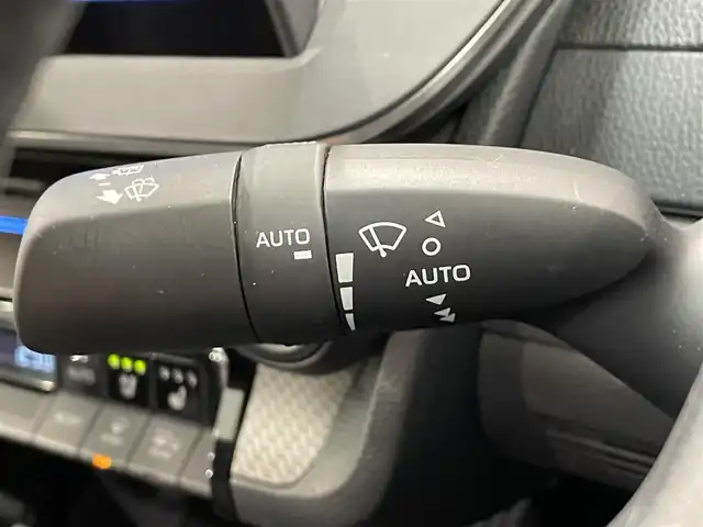 トヨタ プリウス Z 愛知県 2023(令5)年 2.3万km プラチナホワイトパールマイカ 純正１２．３インチディスプレイオーディオ/ＧＲフロントスポイラー/パノラミックビューモニター/衝突軽減ブレーキ/レーダークルーズコントロール/クリアランスソナー/ブラインドスポットモニター/レーンディパーチャーアラート/パワーバックドア/デジタルインナーミラー/ＥＴＣ２．０/置くだけ充電/シートヒーター/エアシート/パワーシート/シートメモリー/ハンドルヒーター/電動パーキング/AC100V【1500W】
