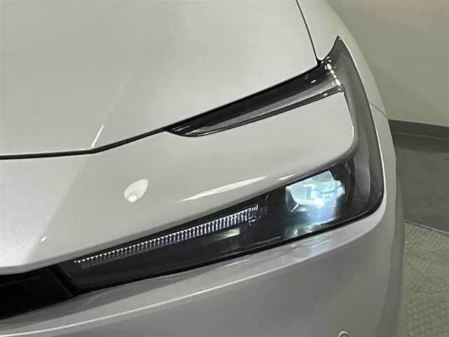 トヨタ プリウス Z 愛知県 2023(令5)年 2.3万km プラチナホワイトパールマイカ 純正１２．３インチディスプレイオーディオ/ＧＲフロントスポイラー/パノラミックビューモニター/衝突軽減ブレーキ/レーダークルーズコントロール/クリアランスソナー/ブラインドスポットモニター/レーンディパーチャーアラート/パワーバックドア/デジタルインナーミラー/ＥＴＣ２．０/置くだけ充電/シートヒーター/エアシート/パワーシート/シートメモリー/ハンドルヒーター/電動パーキング/AC100V【1500W】