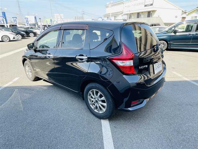 日産 ノート e－パワー X 岡山県 2017(平29)年 8万km スーパーブラック (株)IDOMが運営する【じしゃロン岡山店】の自社ローン専用車両になります。こちらは現金またはオートローンご利用時の価格です。自社ローンご希望の方は別途その旨お申付け下さい/・社外ナビゲーション/・アラウンドビューモニター/・衝突被害軽減ブレーキ/・ＥＴＣ