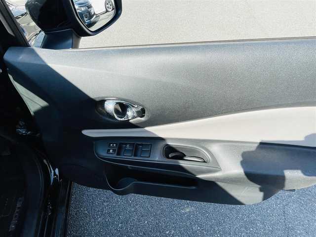 日産 ノート e－パワー X 岡山県 2017(平29)年 8万km スーパーブラック (株)IDOMが運営する【じしゃロン岡山店】の自社ローン専用車両になります。こちらは現金またはオートローンご利用時の価格です。自社ローンご希望の方は別途その旨お申付け下さい/・社外ナビゲーション/・アラウンドビューモニター/・衝突被害軽減ブレーキ/・ＥＴＣ
