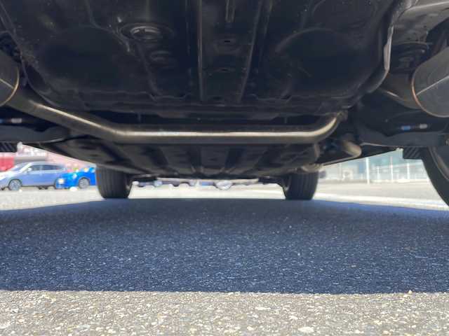 ホンダ ヴェゼル ハイブリッド RS ホンダセンシング 山口県 2019(平31)年 8.8万km プラチナホワイトパール 純正ギャザーズメモリナビ/Bluetooth/フルセグTV/バックカメラ/社外ドラレコ機能付きデジタルインナーミラー/スマートキー/プッシュスタート/パドルシフト/社外ツィータースピーカー（前ドア）/ハーフレザーシート/前席パワーシート（D/席メモリー機能付き）/前席シートヒーター/横滑り防止装置/衝突軽減ブレーキ（ホンダセンシング）/レーンキープアシスト/レーダークルーズコントロール/ステアリングスイッチ/LEDヘッドライト/オートライト/ビルトインETC/フロント/リアエアロ/社外マフラー（純正車載）/ブラックリアスポイラー/純正18インチAW/保証書・取説/スペアキー1個