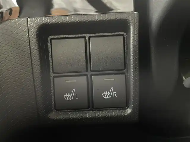 ダイハツ タント カスタム RS 富山県 2024(令6)年 0.3万km クールバイオレットクリスタルシャイン 社外ナビ（AM/FM/CD/DVD/BT）/フルセグTV/パノラマモニター/両側パワースライドドア/前席シートヒーター/衝突被害軽減ブレーキ/ハーフレザーシート/コーナーセンサー/ＬＥＤヘッドライト/オートライト/フォグランプ/電動パーキングブレーキ/オートブレーキホールド/横滑り防止装置/アイドリングストップ/純正フロアマット/プッシュスタート/保証書