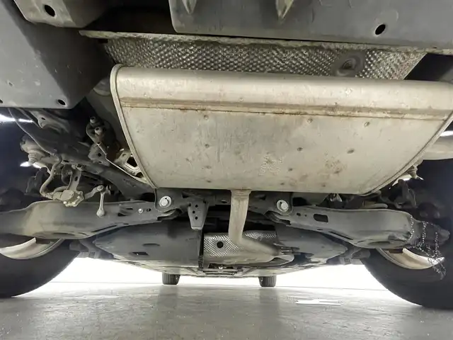 トヨタ プリウス Sツーリングセレクション 福島県 2019(平31)年 6.4万km ホワイトパールクリスタルシャイン セーフティセンスP/・衝突被害軽減ブレーキ/・クルーズコントロール追従あり/・車線逸脱警報装置/・オートマチックハイビーム/ロードサインアシスト/純正ナビゲーションシステム/・フルセグTV/BT/SD/HDMI/USB/CD/DVD/FM/AM/・バックカメラ/・ETC2.0/・前方ドライブレコーダー/革張ステアリング/・ステアリングリモコン/レザーシート/・D+N席シートヒーター/プッシュスタート/・スマートキー/LEDヘッドライト/・フォグライト/・オートライト/電動格納ミラー/・ウィンカーミラー/・オートミラー/社外15インチアルミ/純正フロアマット
