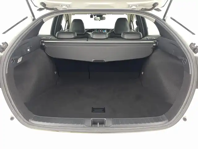 トヨタ プリウス Sツーリングセレクション 福島県 2019(平31)年 6.4万km ホワイトパールクリスタルシャイン セーフティセンスP/・衝突被害軽減ブレーキ/・クルーズコントロール追従あり/・車線逸脱警報装置/・オートマチックハイビーム/ロードサインアシスト/純正ナビゲーションシステム/・フルセグTV/BT/SD/HDMI/USB/CD/DVD/FM/AM/・バックカメラ/・ETC2.0/・前方ドライブレコーダー/革張ステアリング/・ステアリングリモコン/レザーシート/・D+N席シートヒーター/プッシュスタート/・スマートキー/LEDヘッドライト/・フォグライト/・オートライト/電動格納ミラー/・ウィンカーミラー/・オートミラー/社外15インチアルミ/純正フロアマット