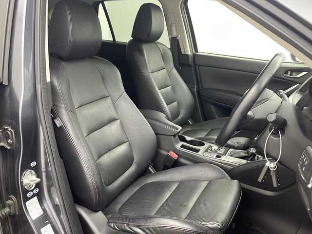 マツダ ＣＸ－５ XD Lパッケージ 大阪府 2016(平28)年 6.7万km メテオグレーマイカ 純正SDナビ/【AM/FM/CD/DVD/Bluetooth/フルセグTV】/バックカメラ/ETC/前後ドライブレコーダー/【SN-TW86】/スマートシティブレーキサポート/・スマートブレーキサポート/・誤発進抑制機能/・レーンキープアシスト/・ドライバーアテンションアラート/・車間認知システム/ブラインドスポットモニター/前後コーナーセンサー/レーダークルーズコントロール/黒レザーシート/D/N席パワーシート/D/N席シートヒーター/純正19インチAW/純正フロアマット/ドアバイザー/電格ウィンカーミラー/スペアキー×1
