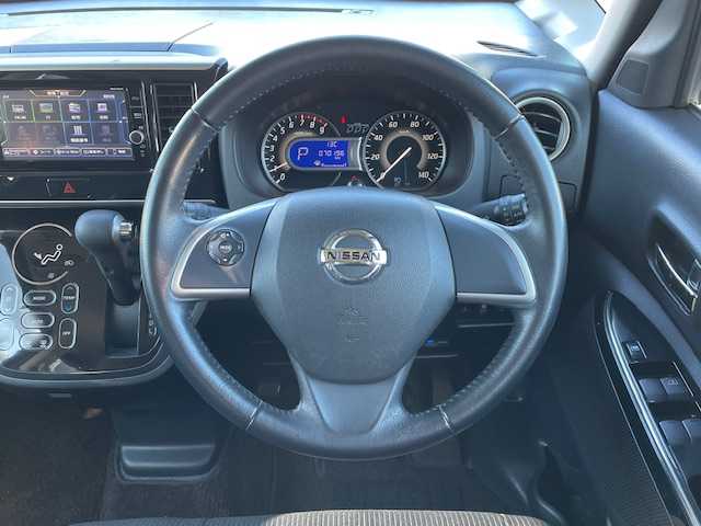 日産 デイズ ルークス ハイウェイスターX Gパッケージ 静岡県 2019(令1)年 7.1万km スパークリングレッド/ブラック ●純正ナビ/(フルセグ/CD/DVD/Bluetooth/iPod)/(MM518D-W)/●全方位カメラ/●インテリジェントエマージェンシーブレーキ/●レーンキープアシスト/●前後コーナーセンサー/●LEDヘッドライト＆フォグランプ/●オートライト/●オートマチックハイビーム/●革巻きステアリング/●ステアリングスイッチ/●ETC2.0/●前方ドライブレコーダー/●ドアバイザー/●スマートキー/●プッシュスタート/●純正フロアマット/●純正15インチアルミホイール/●ダブル＋サイドSRS＋ABS/●保証書/●取扱説明書