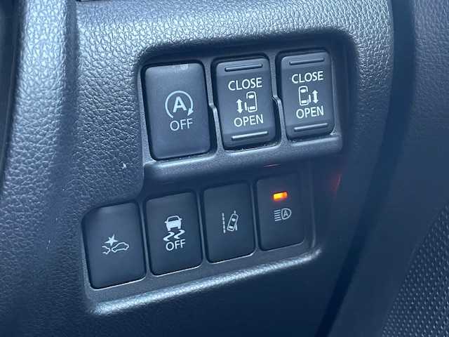 日産 デイズ ルークス ハイウェイスターX Gパッケージ 静岡県 2019(令1)年 7.1万km スパークリングレッド/ブラック ●純正ナビ/(フルセグ/CD/DVD/Bluetooth/iPod)/(MM518D-W)/●全方位カメラ/●インテリジェントエマージェンシーブレーキ/●レーンキープアシスト/●前後コーナーセンサー/●LEDヘッドライト＆フォグランプ/●オートライト/●オートマチックハイビーム/●革巻きステアリング/●ステアリングスイッチ/●ETC2.0/●前方ドライブレコーダー/●ドアバイザー/●スマートキー/●プッシュスタート/●純正フロアマット/●純正15インチアルミホイール/●ダブル＋サイドSRS＋ABS/●保証書/●取扱説明書