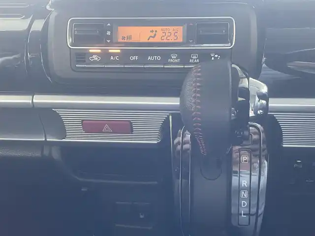 スズキ スペーシア カスタム HYBRID XS 三重県 2018(平30)年 3.8万km ブルーイッシュブラックパール3 純正ナビ/全方位モニター用カメラパッケージ/セーフティサポート/パワースライドドア（運転席側/助手席側）/LEDヘッドライト/オートライト/ボディ同色電動オート格納ドアミラー/サイドシルスポイラー/ボディ同色リアスポイラー/リアエアロバンパー/165/55R15タイヤ/　＊15インチアルミホイール/オートエアコン/シートヒーター（運転席）/キーレス/プッシュスタート
