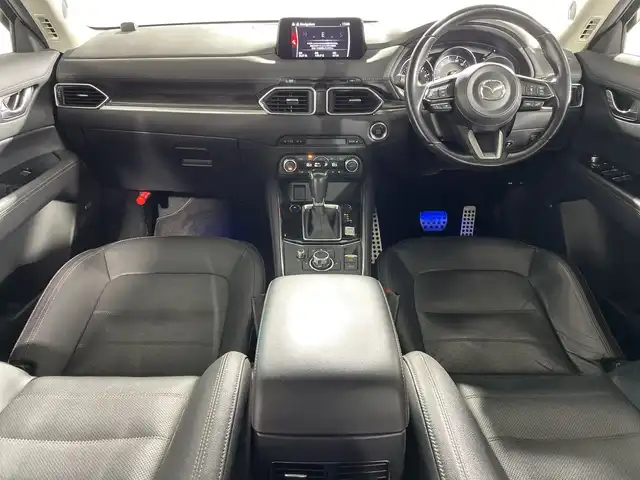 マツダ ＣＸ－５ 25S Lパッケージ 神奈川県 2017(平29)年 6万km ジェットブラックマイカ 純正ナビゲーション/Bluetooth　フルセグ　USB  CD DVD AUX/バックカメラ/サイドカメラ/BOSEプレミアムサウンド/i-ACTIVSENSE/アドバンストスマートシティブレーキサポート/後退時スマートシティブレーキサポート/誤発進抑制制御/スマートブレーキサポート/レーダークルーズコントロール/ブラインドスポットモニタリング/車線逸脱警報システム/レーンキープアシストシステム/リアパーキングセンサー/ドライバーアテンションアラート/シートヒーター/パワーシート（D＋N席）/シートヒーター（D＋N席）/シートメモリ（D席）/ETC2.0/純正前後ドライブレコーダー/純正フロアマット/ステアリングスイッチ/ステアリングヒーター/革巻きステアリング/レザーシート/MTモード付AT/sportsモード/アイドリングストップ/電動サイドブレーキ/ヘッドアップディスプレイ/LEDヘッドライト/オートライト/オートマチックハイビーム/純正19インチAW/純正ドアバイザー/コーナーセンサー/フォグランプ/電動格納ミラー/ウィンカーミラー