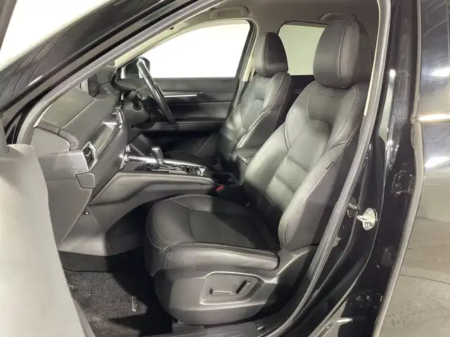 マツダ ＣＸ－５ 25S Lパッケージ 神奈川県 2017(平29)年 6万km ジェットブラックマイカ 純正ナビゲーション/Bluetooth　フルセグ　USB  CD DVD AUX/バックカメラ/サイドカメラ/BOSEプレミアムサウンド/i-ACTIVSENSE/アドバンストスマートシティブレーキサポート/後退時スマートシティブレーキサポート/誤発進抑制制御/スマートブレーキサポート/レーダークルーズコントロール/ブラインドスポットモニタリング/車線逸脱警報システム/レーンキープアシストシステム/リアパーキングセンサー/ドライバーアテンションアラート/シートヒーター/パワーシート（D＋N席）/シートヒーター（D＋N席）/シートメモリ（D席）/ETC2.0/純正前後ドライブレコーダー/純正フロアマット/ステアリングスイッチ/ステアリングヒーター/革巻きステアリング/レザーシート/MTモード付AT/sportsモード/アイドリングストップ/電動サイドブレーキ/ヘッドアップディスプレイ/LEDヘッドライト/オートライト/オートマチックハイビーム/純正19インチAW/純正ドアバイザー/コーナーセンサー/フォグランプ/電動格納ミラー/ウィンカーミラー