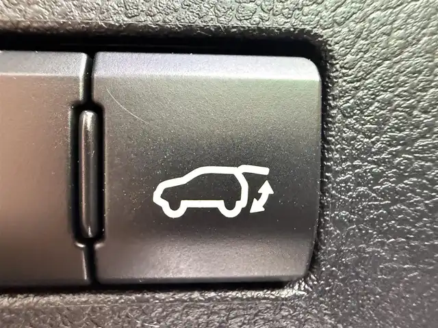 レクサス ＮＸ 200t Iパッケージ 千葉県 2017(平29)年 1.3万km ソニックチタニウム 純正メモリナビ（AM/FM/CD/DVD/Bluetooth）/フルセグTV/ワンオーナー/レーダークルーズコントロール/ETC2.0/バックカメラ/サイドカメラ/パドルシフト/ステアリングヒーター/シートヒーター/パワーシート/レザーシート/電動リアゲート/MTモード付AT/3眼LEDヘッドライト/フォグライト/オートマチックハイビーム/前後ドライブレコーダー/純正アルミホイール/純正フロアマット/スマートキー/USB/プッシュスタート/スペアキー/保証書/取扱説明書