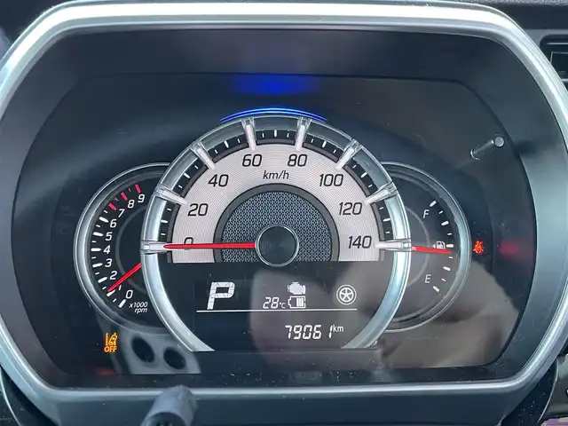 スズキ スペーシア カスタム HYBRID XS ターボ 佐賀県 2019(平31)年 7.9万km ピュアホワイトP デュアルセンサーブレーキサポート/クルーズコントロール/リアセンサー/純正8型SDナビ/・全方位カメラ/・フルセグTV/BT/CD/DVD/両側パワースライドドア/純正15インチAW/LEDヘッドライト/オートライト/フォグランプ/ハーフレザーシート（合皮）/シートヒーター/ETC/パドルシフト/ステアリングスイッチ/リアサーキュレーター/リアサンシェード/リアシートテーブル/プッシュスタート/フロアマット/エアバックW/サイド/カーテン/スペアキー×1/保証書