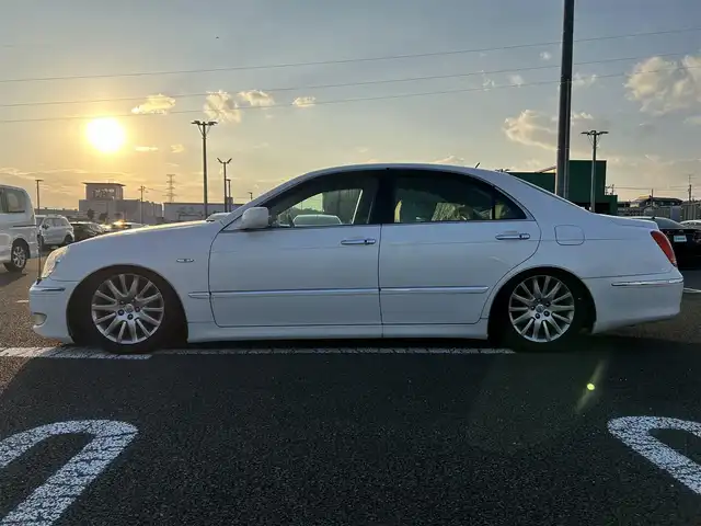 トヨタ クラウン マジェスタ Aタイプ 宮城県 2007(平19)年 11.4万km ホワイトパールクリスタルシャイン 純正メーカーオプションナビ/クルーズコントロール/ETC/バックカメラ/前席パワーシート/ヘッドアップディスプレイ/オートライト/純正17インチアルミホイール